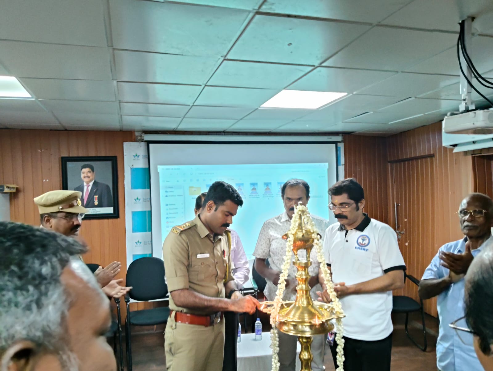 ERSRT Kerala team with honored supporters and medical professionals